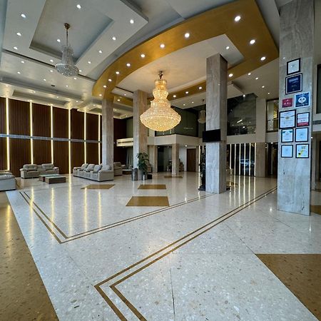 Hotel The Evergrand Palace Rajkot Extérieur photo