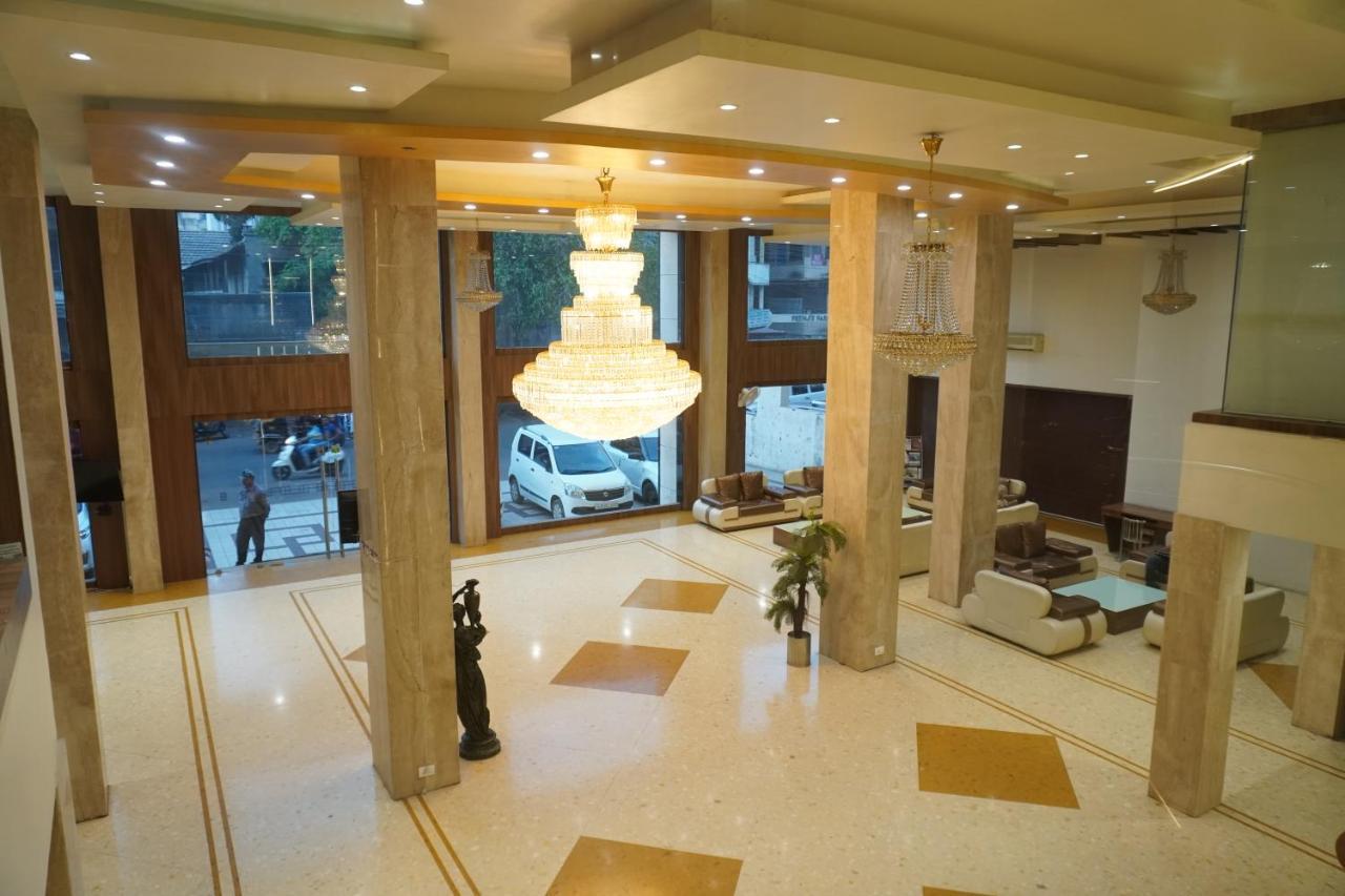 Hotel The Evergrand Palace Rajkot Extérieur photo